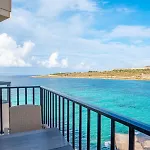 Shoreline Hideaway - Cross Over To The Beach!