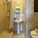 Shoreline Hideaway - Cross Over To The Beach! Apartament *