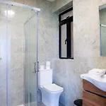 Shoreline Hideaway - Cross Over To The Beach! Apartament *