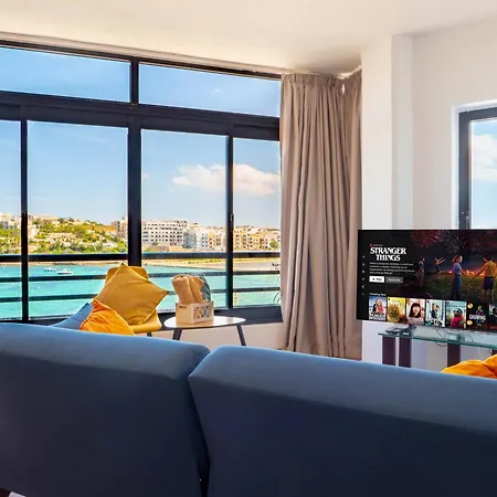 Shoreline Hideaway - Cross Over To The Beach! St. Paul's Bay