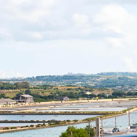 Apartment Shoreline Hideaway - Cross Over To The Beach! St. Paul's Bay