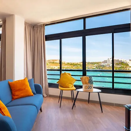 Apartment Shoreline Hideaway - Cross Over To The Beach! *