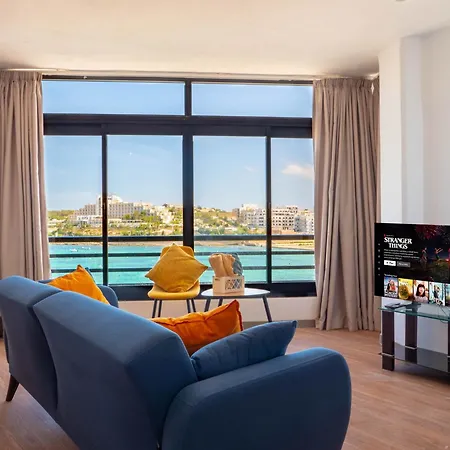 Shoreline Hideaway - Cross Over To The Beach! Apartment