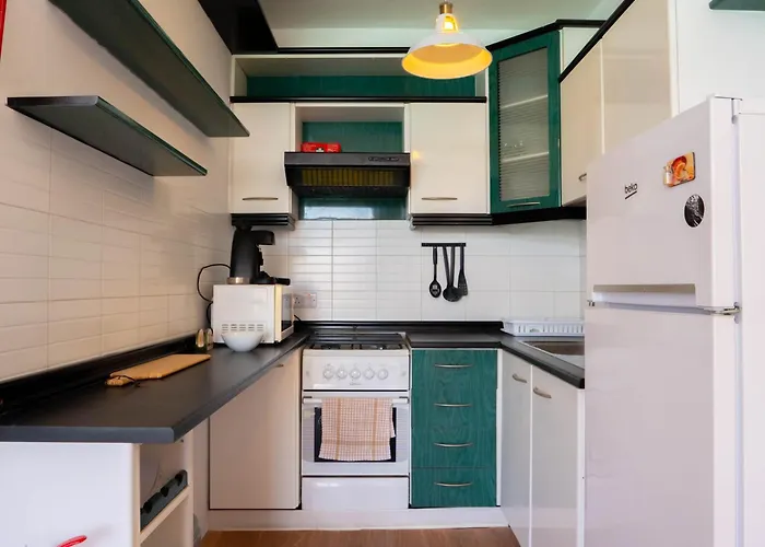 Shoreline Hideaway - Cross Over To The Beach! * Сент-Полс-Бей