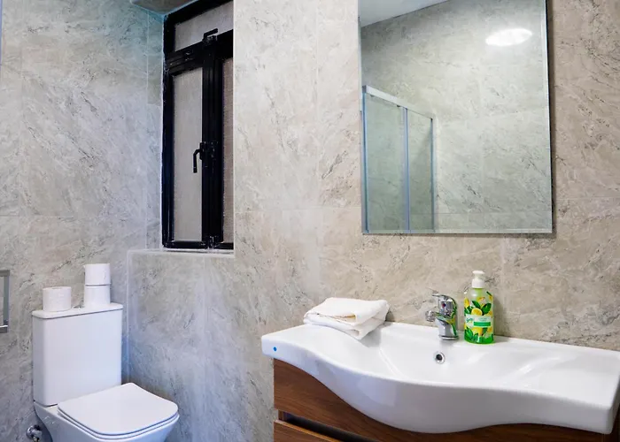 Apartamento Shoreline Hideaway - Cross Over To The Beach!