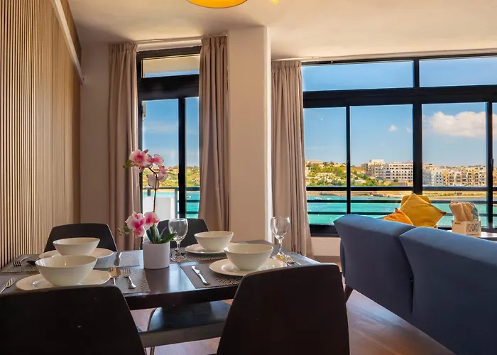 Shoreline Hideaway - Cross Over To The Beach! Apartamento St. Paul's Bay