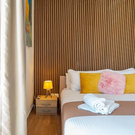 Shoreline Hideaway - Cross Over To The Beach! Lägenhet *