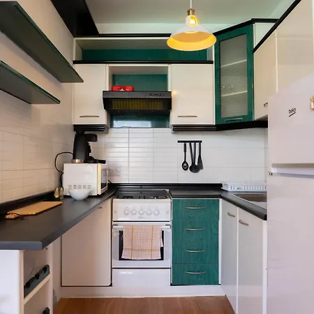 Shoreline Hideaway - Cross Over To The Beach! * St. Paul's Bay