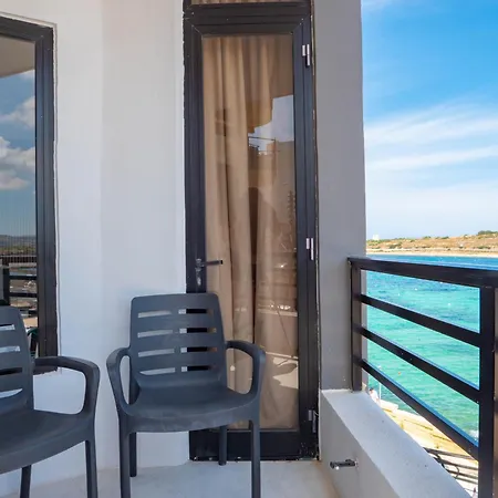 Lägenhet Shoreline Hideaway - Cross Over To The Beach! *