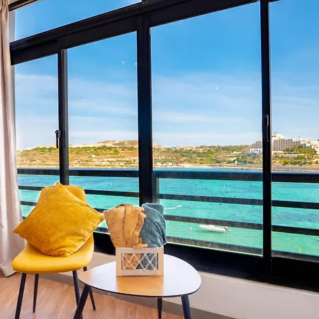 Shoreline Hideaway - Cross Over To The Beach! Apartament